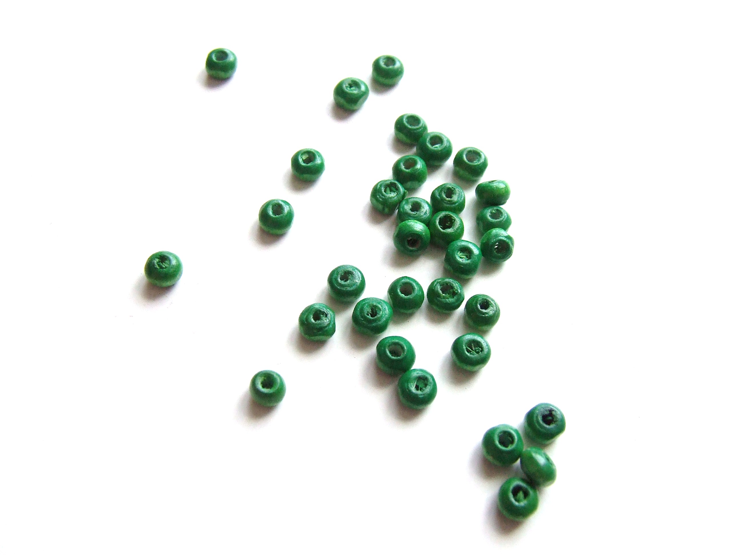 R1129 Lot 20 perles intercalaire ovale de couleur vert 4x3mm 